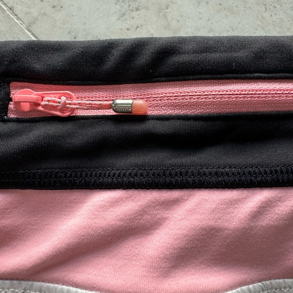 Lululemon Athletica Groovy Run shorts. Gingham plaid size 8. - Picture 6 of 9